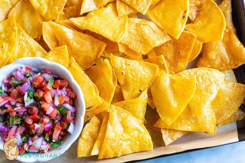 how many calories in mexican restaurant tortilla chips